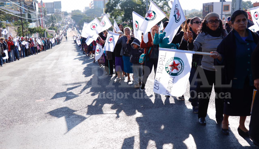 Marchas del MULT colapsan accesos al centro de Oaxaca de Juárez. Noticias en tiempo real