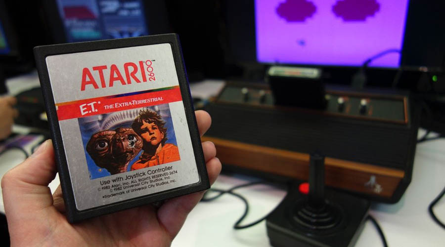 Atari presenta dos consolas portátiles. Noticias en tiempo real