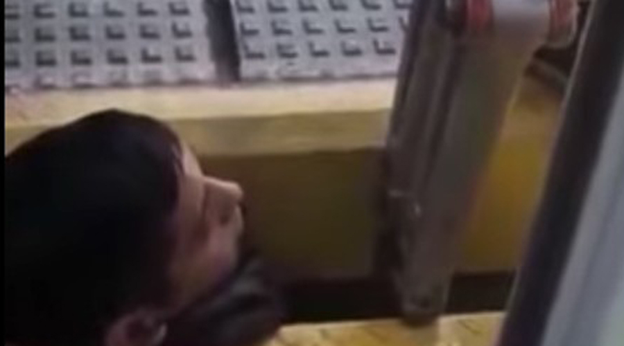 Un hombre queda atrapado por la cabeza entre un tren y el andén en Argentina. Noticias en tiempo real