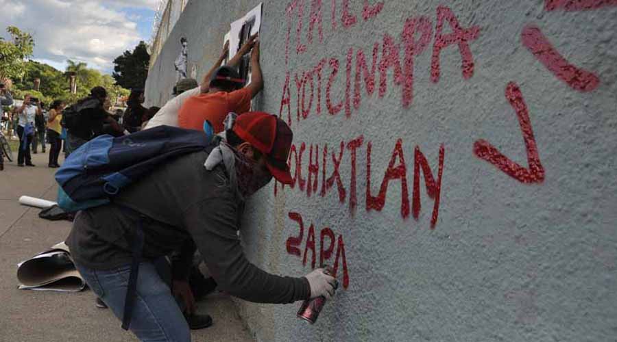 En Oaxaca, con pintas y consignas conmemoran el 2 de Octubre. Noticias en tiempo real