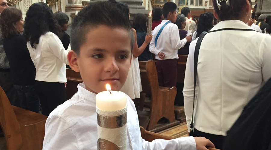 Diego recibió el sacramento de la Confirmación. Noticias en tiempo real