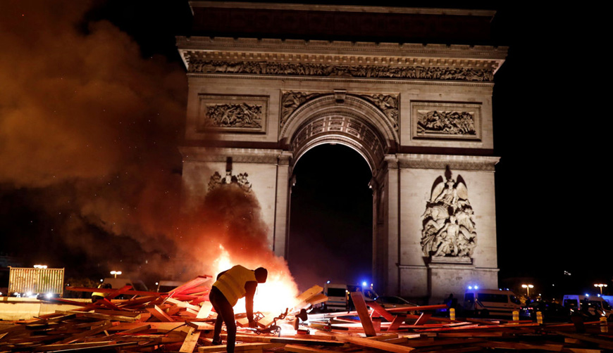 Protestas por “gasolinazo” francés terminan en violencia en París. Noticias en tiempo real