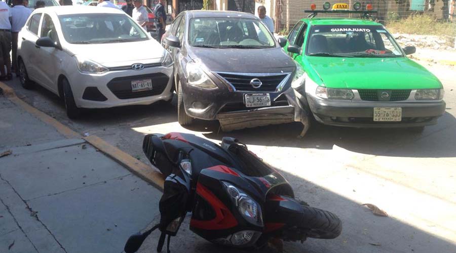 Se registra carambola entre vehículos en Juchitán de Zaragoza. Noticias en tiempo real