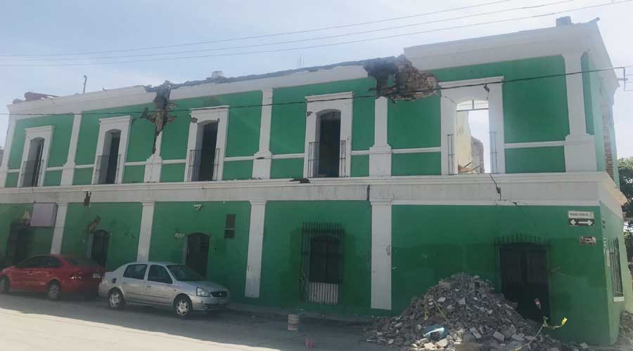 Demuelen casa del General Charis en Juchitán. Noticias en tiempo real