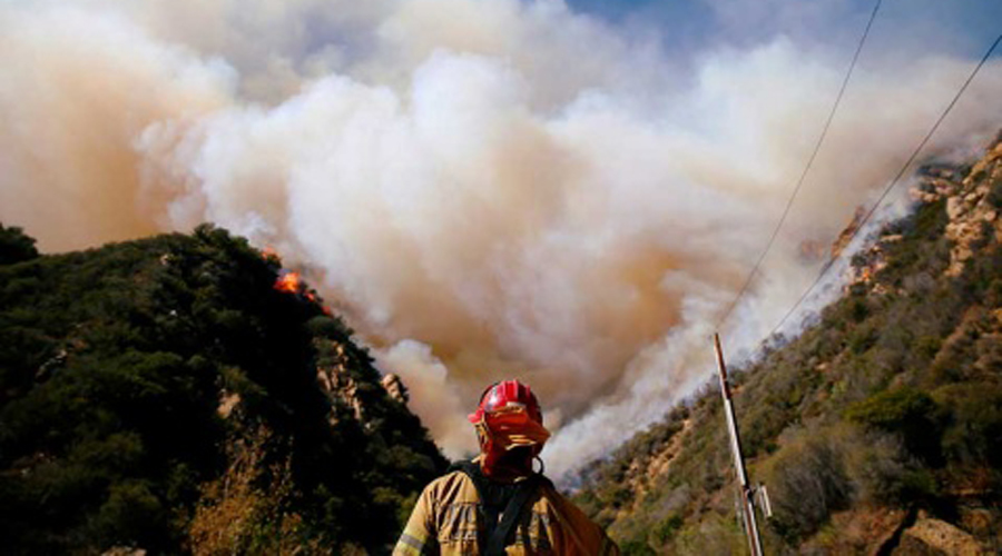 Aumentan a 31 los muertos por incendios en California. Noticias en tiempo real