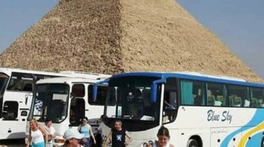Explota autobús turístico en Egipto; reportan dos muertos. Noticias en tiempo real