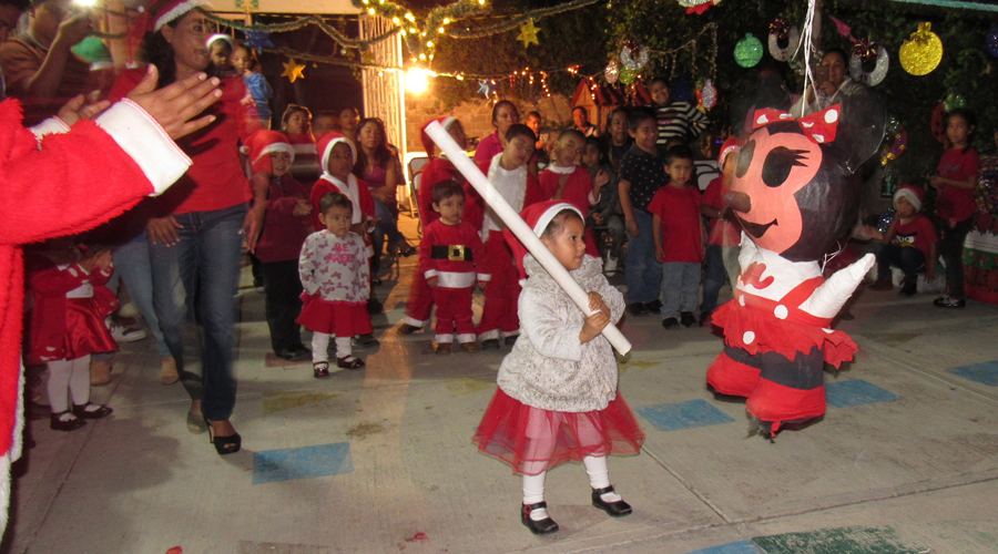 Realizan pasarela navideña en kinder de Huajuapan. Noticias en tiempo real