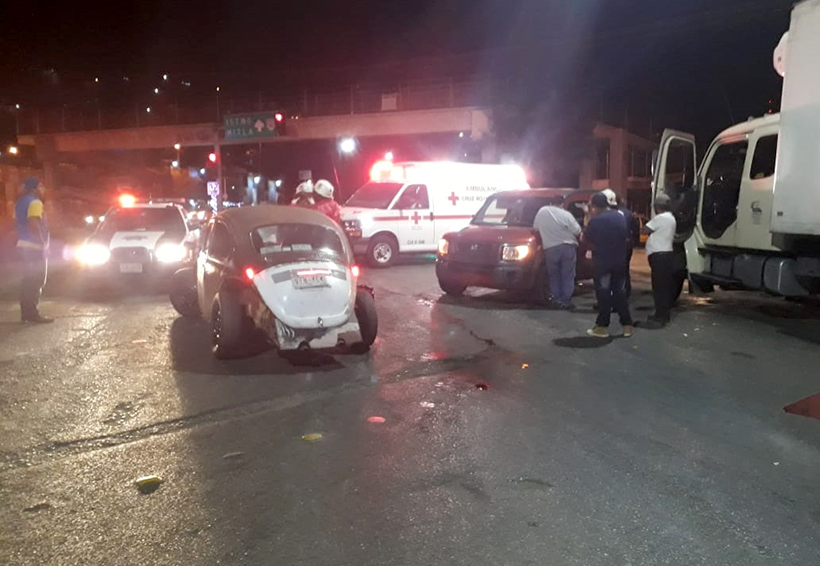 Tres lesionados en choque bajando carretera del Fortín. Noticias en tiempo real
