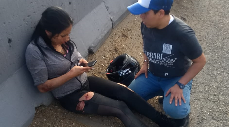 Derrapa mujer motociclista en el cerro del Fortín. Noticias en tiempo real
