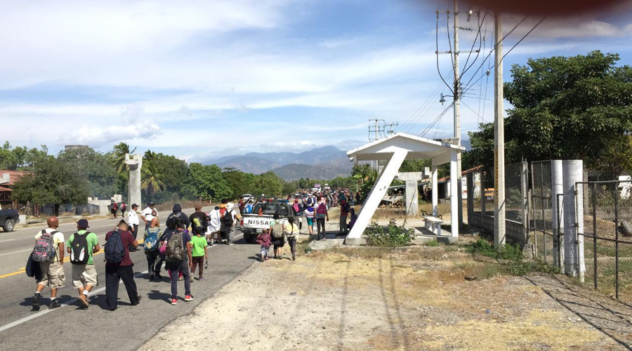 Caravana migrante arriba al Istmo de Oaxaca. Noticias en tiempo real