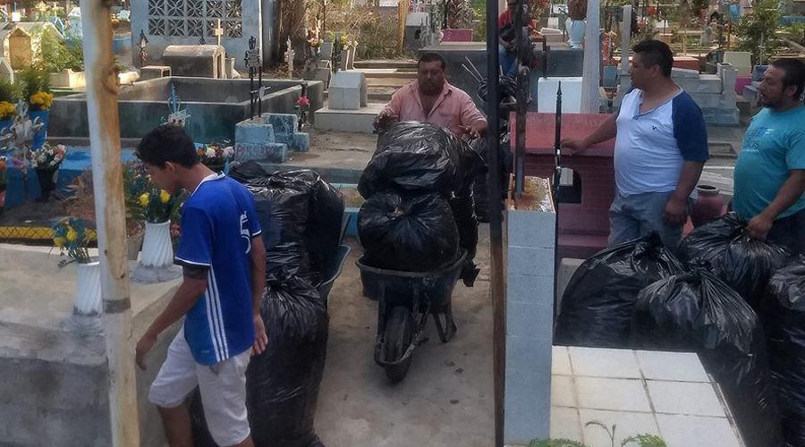 Realizan limpieza en panteón municipal de Salina Cruz | El Imparcial de Oaxaca Realizan limpieza en panteón municipal de Salina Cruz | El Imparcial de Oaxaca