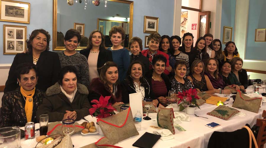 Integrantes del Club Rotario Guelaguetza celebran el año 2019. Noticias en tiempo real
