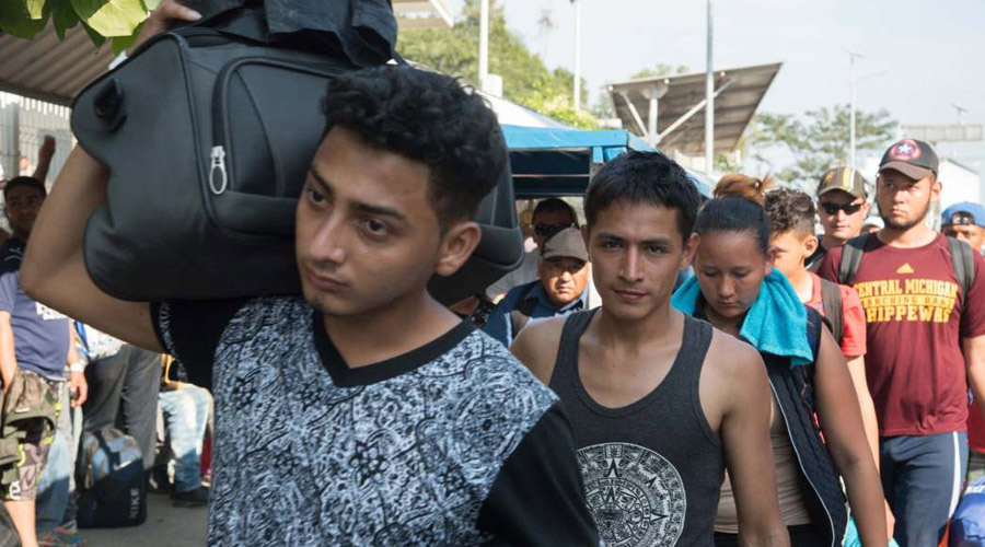 Continua su paso la caravana migrante por el sureste de México. Noticias en tiempo real