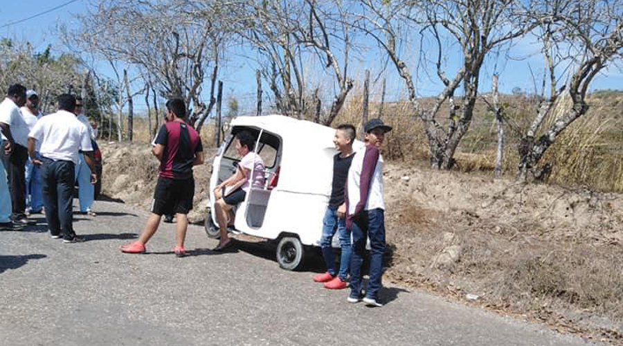 Aseguran mototaxi sin placas en carretera de Pinotepa | El Imparcial de Oaxaca Aseguran mototaxi sin placas en carretera de Pinotepa | El Imparcial de Oaxaca
