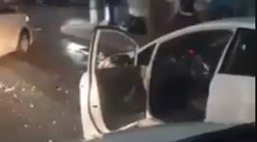 Video: Aprovecha pelea tras incidente vial y se roba auto | El Imparcial de Oaxaca Video: Aprovecha pelea tras incidente vial y se roba auto | El Imparcial de Oaxaca
