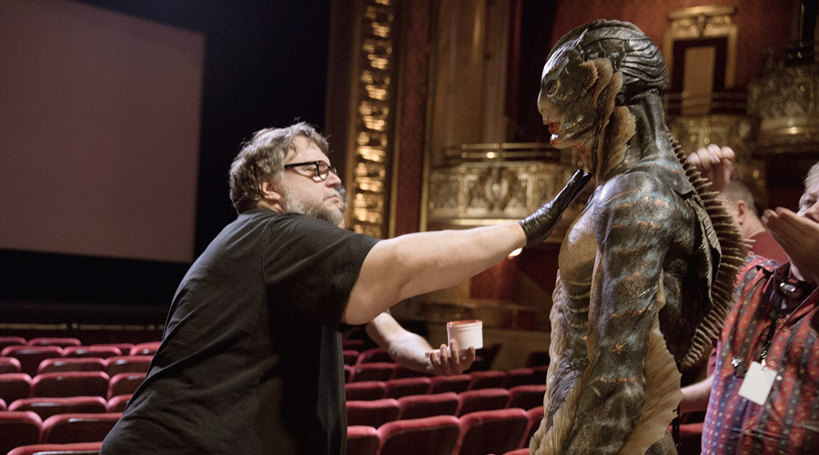 Guillermo del Toro presenta el póster de Scary Stories to Tell in the Dark. Noticias en tiempo real