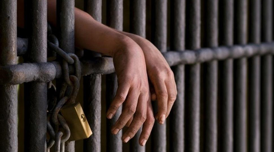Encarcelan a madre por cachetear a su hijo que no quería bañarse | El Imparcial de Oaxaca Encarcelan a madre por cachetear a su hijo que no quería bañarse | El Imparcial de Oaxaca