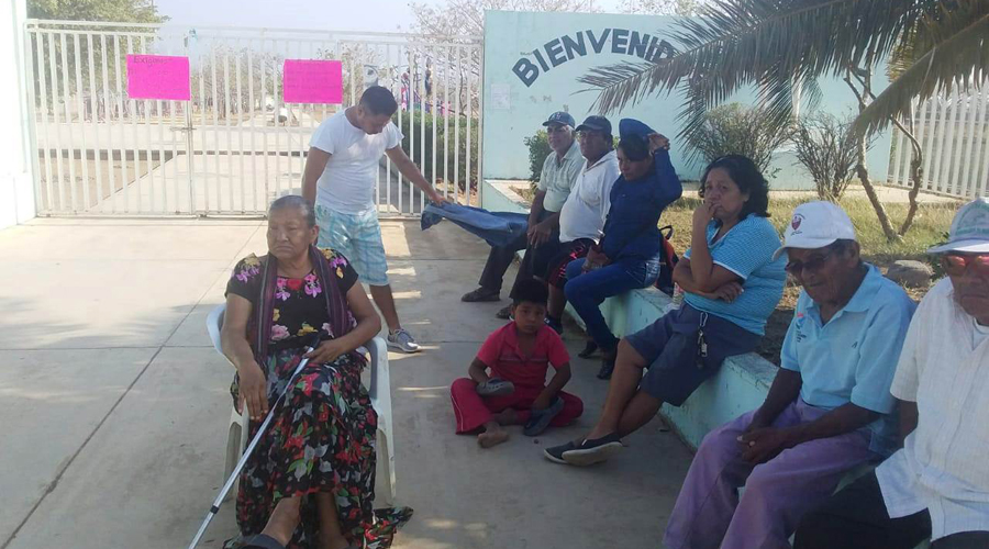 Trabajadores cierran unidad deportiva del Istmo | El Imparcial de Oaxaca Trabajadores cierran unidad deportiva del Istmo | El Imparcial de Oaxaca