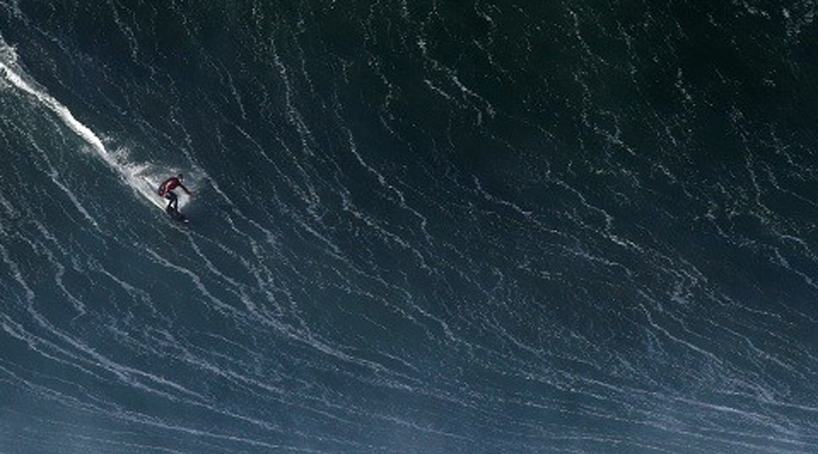 Video: Impresionante rescate de un surfista atrapado entre gigantescas olas | El Imparcial de Oaxaca Video: Impresionante rescate de un surfista atrapado entre gigantescas olas | El Imparcial de Oaxaca
