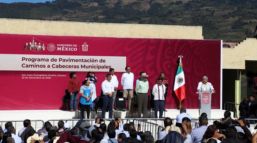 Pese a mega presupuesto se estanca obra pública en Oaxaca