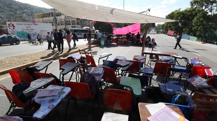 Marginación reprueba a estudiantes en Oaxaca