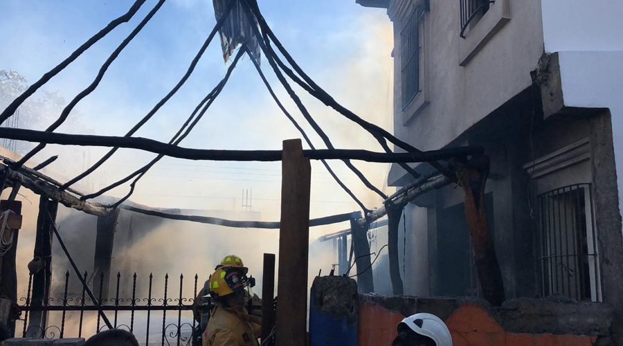 Se incendia palapa en Juchitán