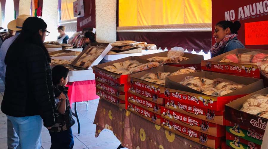 Reportan bajas ventas en las roscas de Reyes en Huajuapan