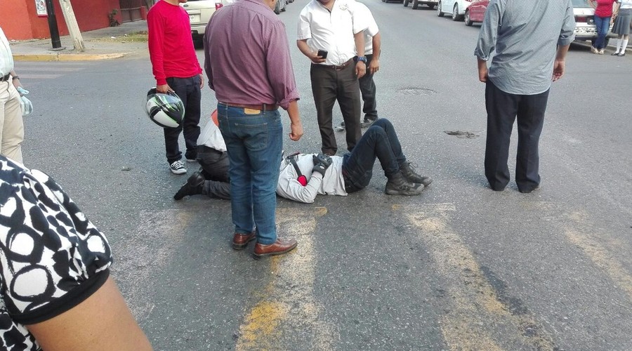 Embisten a motociclista | El Imparcial de Oaxaca