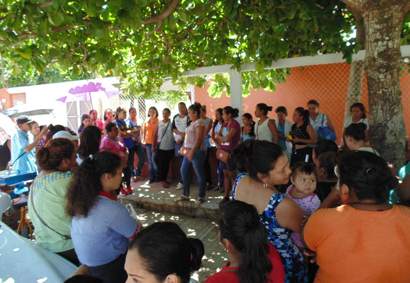 En el Istmo mamás truenan contra  directora de kinder | El Imparcial de Oaxaca