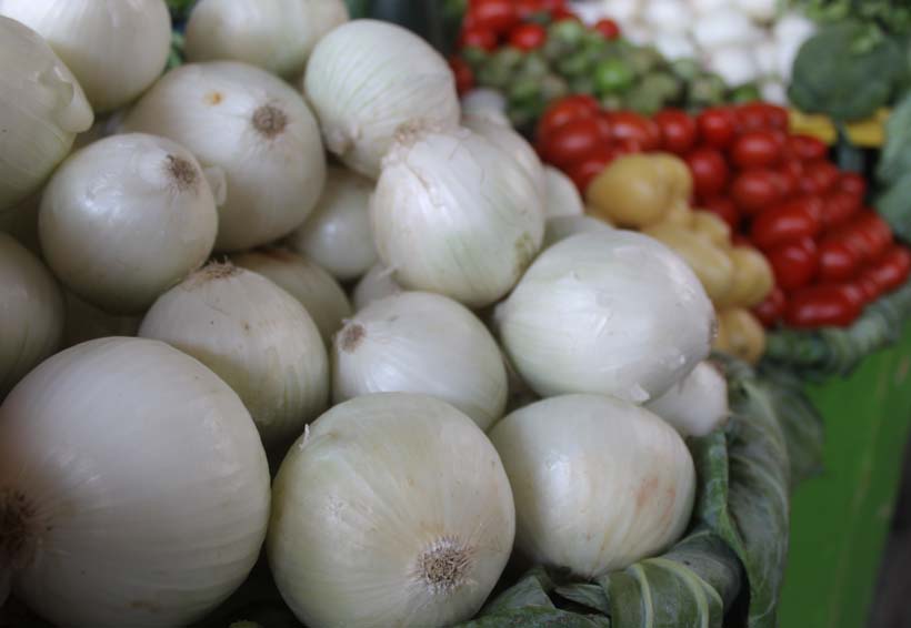 En Oaxaca suben precios del tomate, aguacate y pollo