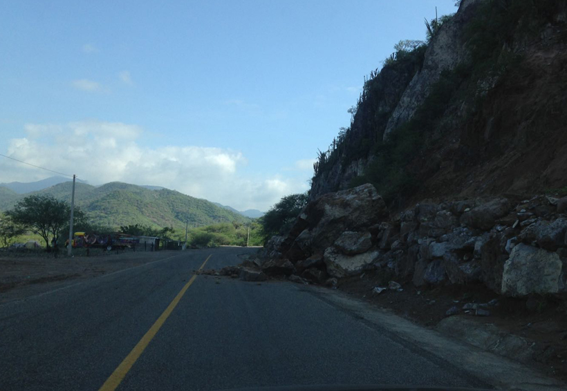 Reportan derrumbe en carretera federal 190, llegando a San Pedro Totolapa | El Imparcial de Oaxaca
