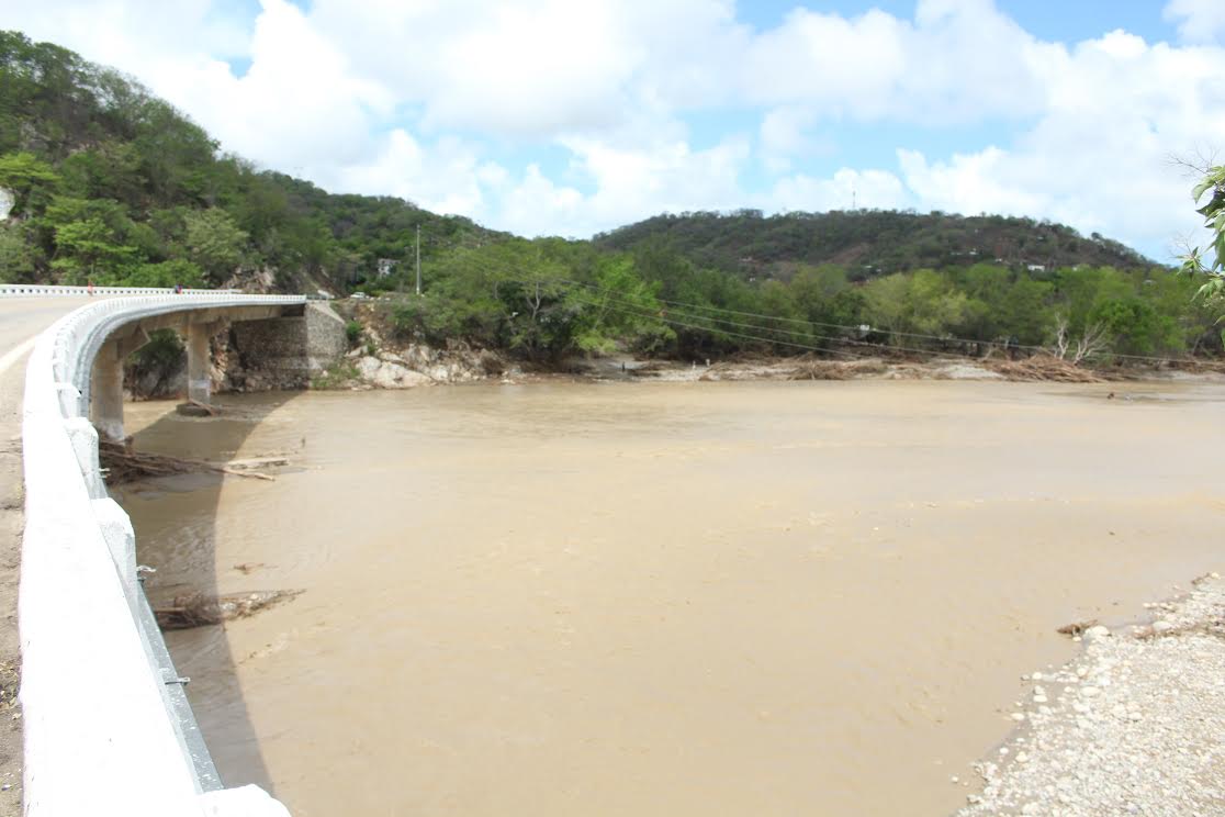 Beatriz deja sin agua a Huatulco; Fonatur privilegia a zona hotelera