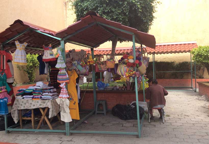 Comienza reubicación de comerciantes y artesanos en la Mixteca