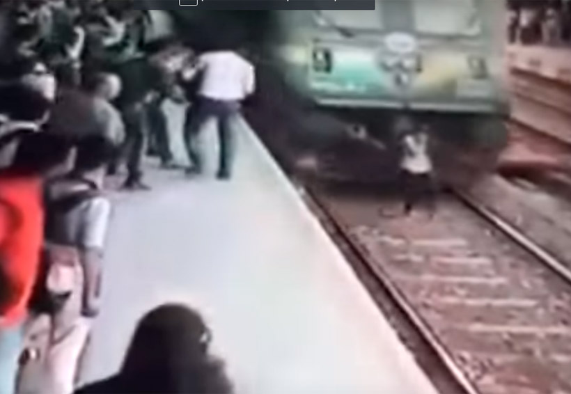 Video: Una joven es arrollada por un tren mientras hablaba por teléfono ...