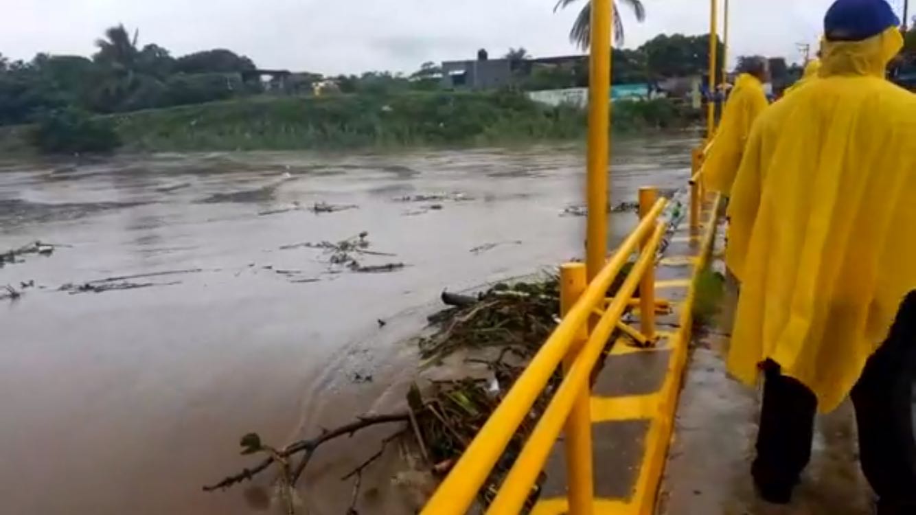Video: Puente de Tequisistlán en el Istmo a punto de colapsar