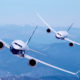 Boeing presume sus dos nuevos aviones en un espectacular vuelo sincronizado