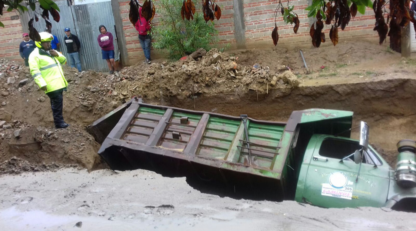 ¡Se lo tragó la tierra en San Antonio de la Cal ! | El Imparcial de Oaxaca
