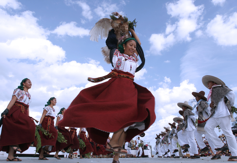 Guelaguetza: Dejar lo folclórico  y volver a lo  comunitario