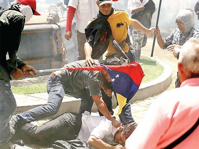 Asalto a la asamblea venezolana fue acto terrorista, denuncia legislador | El Imparcial de Oaxaca Asalto a la asamblea venezolana fue acto terrorista, denuncia legislador | El Imparcial de Oaxaca