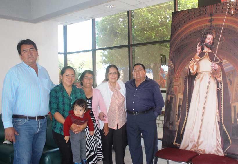 Festejan al patrono de  Santiago Huajolotitlán
