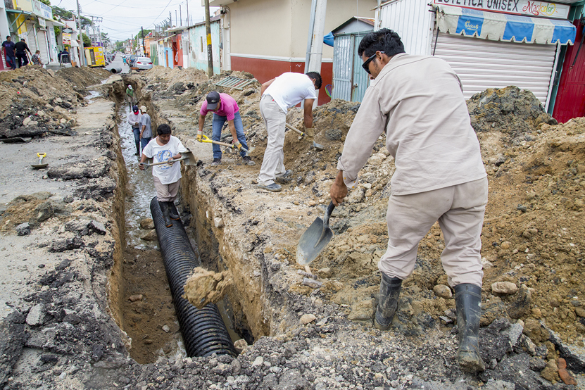 Reparan socavón en Salina Cruz | El Imparcial de Oaxaca