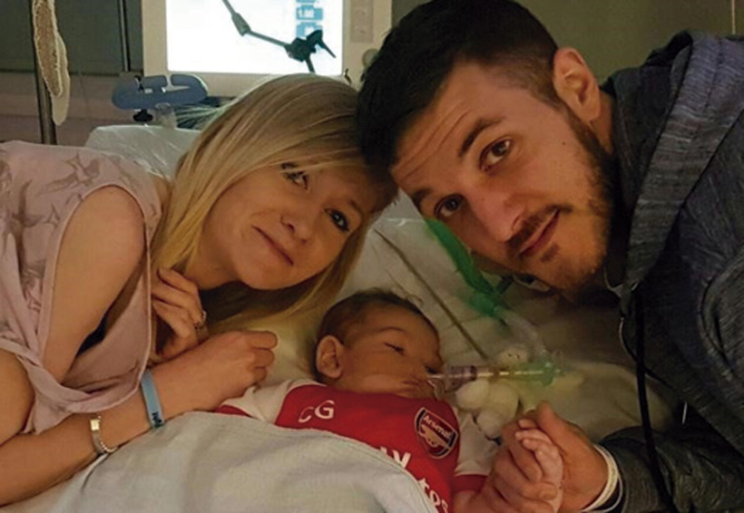 Padres de Charlie Gard pasan sus últimas horas junto al bebé | El Imparcial de Oaxaca Padres de Charlie Gard pasan sus últimas horas junto al bebé | El Imparcial de Oaxaca