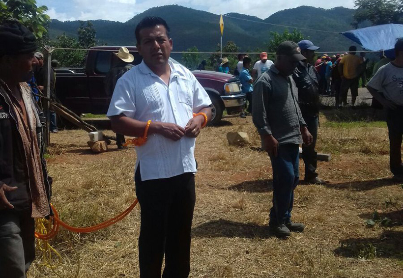 Amarran de pies y manos a funcionario de la Segego en  San José la Cieneguilla | El Imparcial de Oaxaca