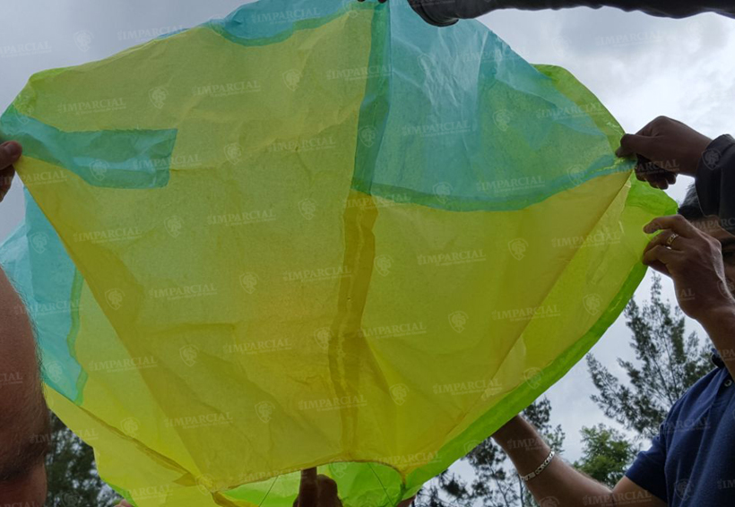 XI concurso de globos de papel de china en Matadamas, Etla