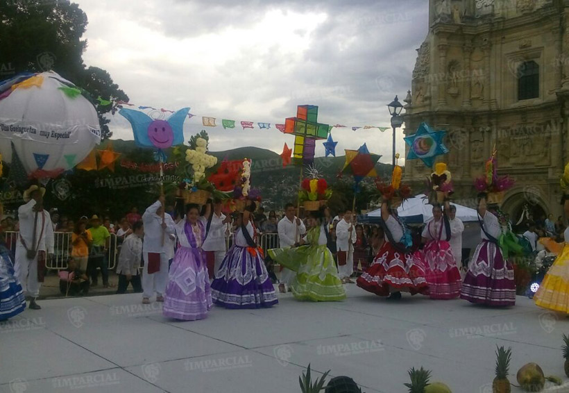 Se lleva a cabo una Guelaguetza muy especial | El Imparcial de Oaxaca