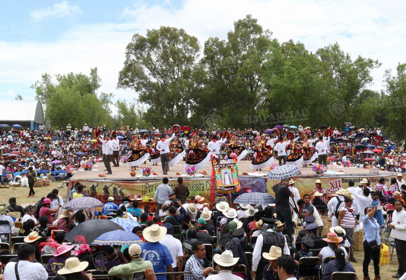 Empieza con retraso la Guelaguetza Magisterial en Nochixtlán | El Imparcial de Oaxaca