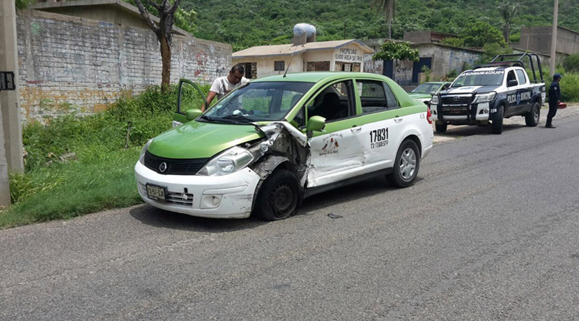 Colisiona taxi con vehículo compacto en Salina Cruz | El Imparcial de Oaxaca