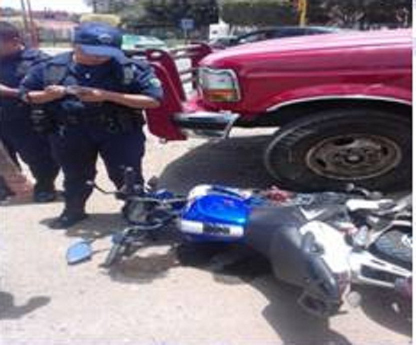 Chocan motociclista y camioneta en bulevar  de Huajuapan de León | El Imparcial de Oaxaca