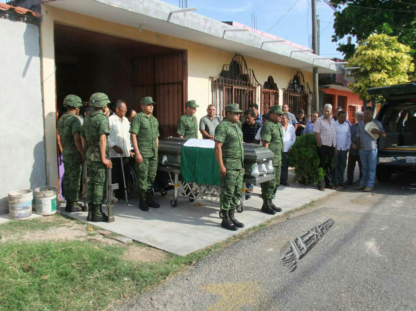 Despiden a oficial caído en Asunción Ixtaltepec | El Imparcial de Oaxaca