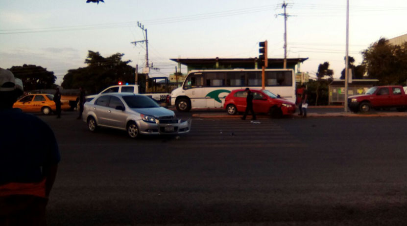 ¡Aparatoso accidente en Salina Cruz! | El Imparcial de Oaxaca